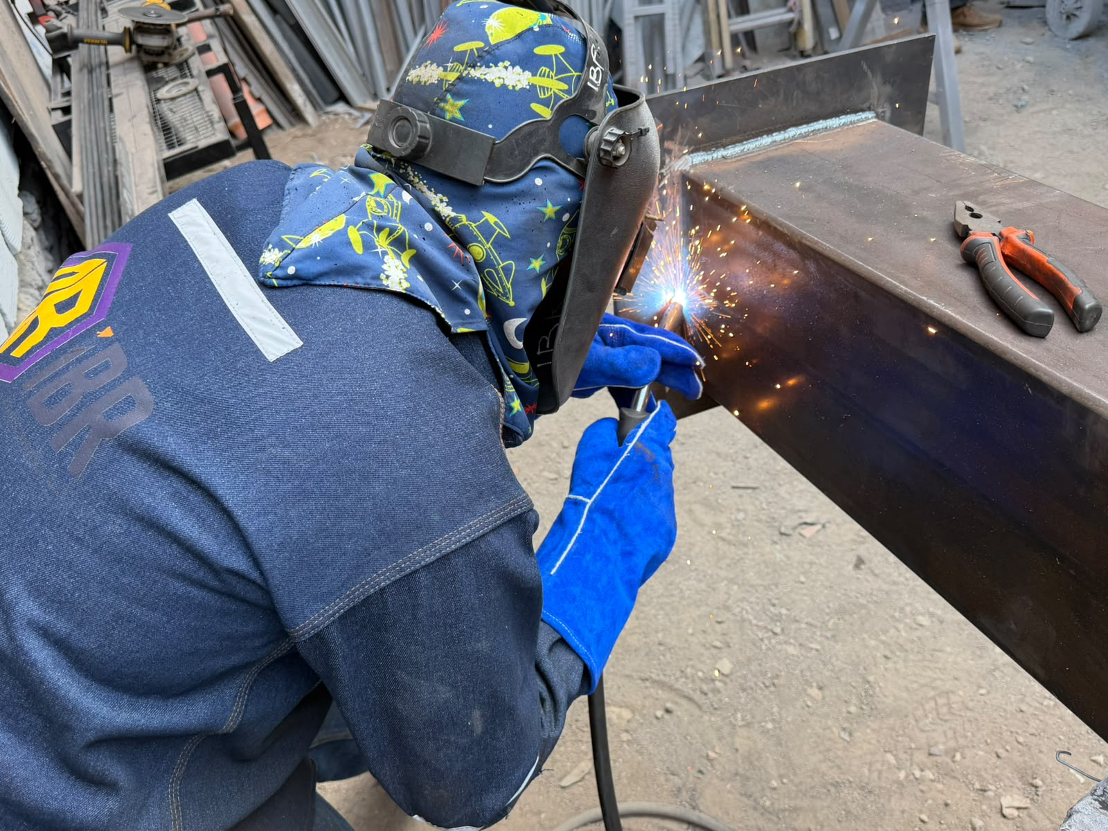 Fabricación y soldadura de estructuras metálicas